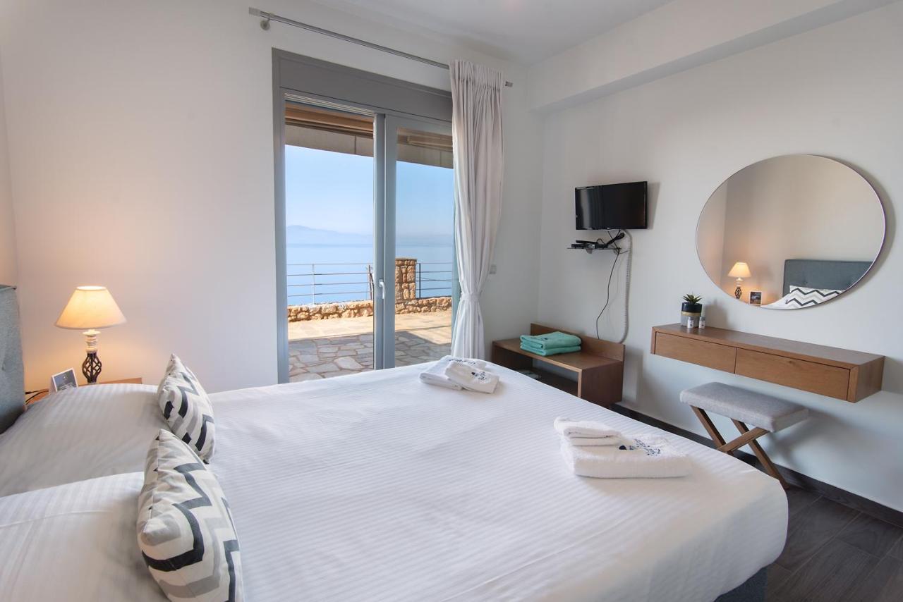 Bay View Guesthouses กาลามาตา ภายนอก รูปภาพ