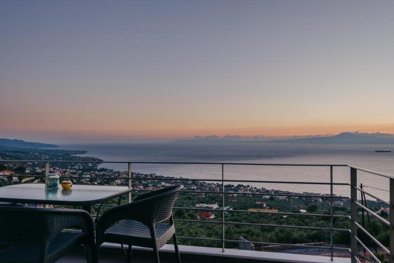 Bay View Guesthouses กาลามาตา ภายนอก รูปภาพ