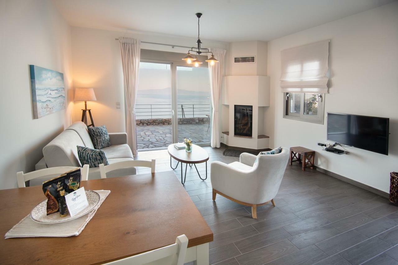 Bay View Guesthouses กาลามาตา ภายนอก รูปภาพ