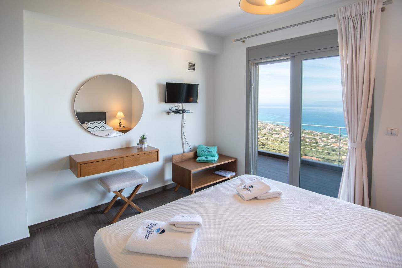 Bay View Guesthouses กาลามาตา ภายนอก รูปภาพ